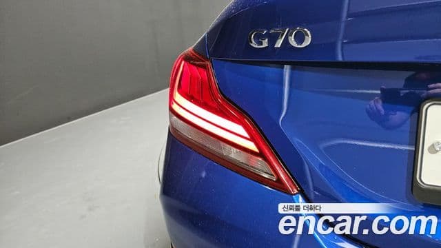 Genesis G70 2018 — ფოტო 9/34