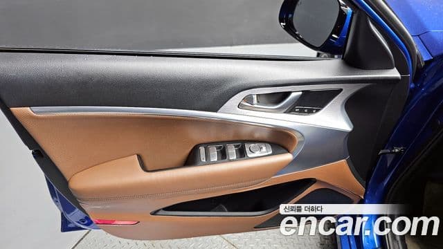 Genesis G70 2018 — ფოტო 26/34