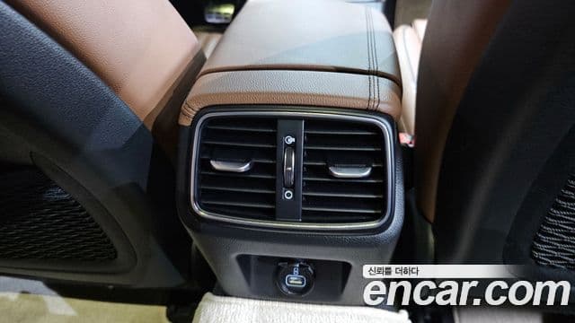 Genesis G70 2018 — ფოტო 14/34