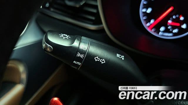 Genesis G70 2018 — ფოტო 28/34