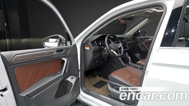 Volkswagen Tiguan Allspace 2022 — ფოტო 8/20