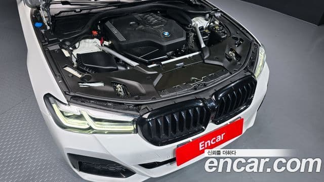 BMW 5 Series 2022 — ფოტო 6/20