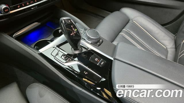 BMW 5 Series 2022 — ფოტო 9/20