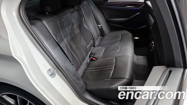 BMW 5 Series 2022 — ფოტო 11/20