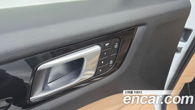 Porsche Cayenne 2023 — Photo 5/35