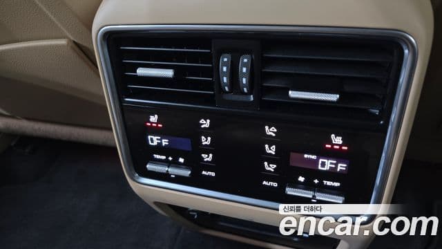 Porsche Cayenne 2023 — Photo 22/35