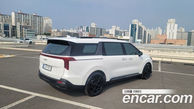 Kia Carnival 2025 — Şəkil 2/20
