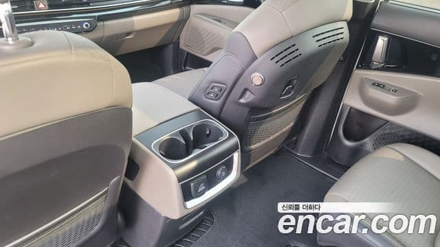 Kia Carnival 2025 — фото 9 из 20