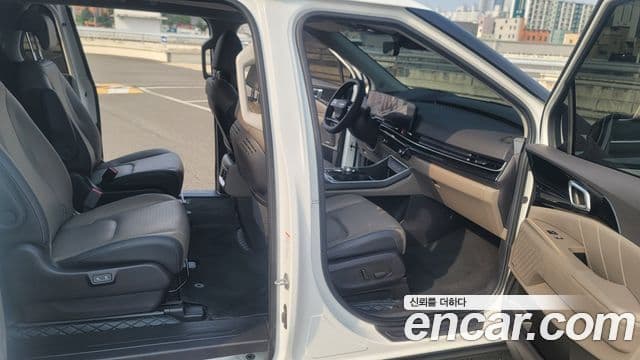 Kia Carnival 2025 — фото 13 из 20
