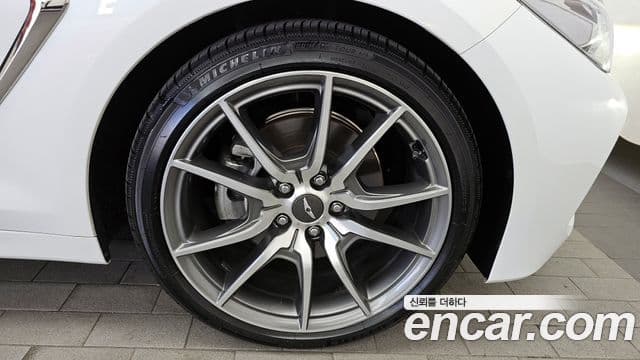 Genesis G70 2020 — ფოტო 18/37