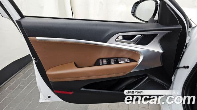 Genesis G70 2020 — ფოტო 21/37