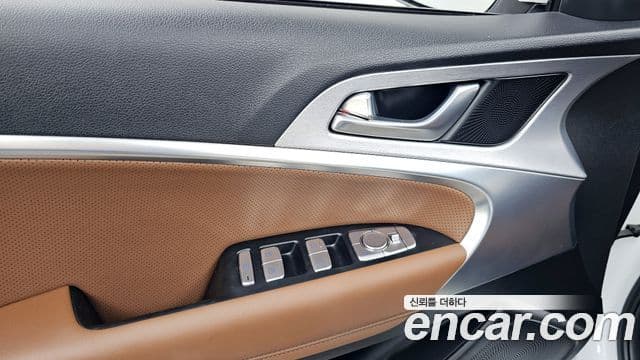 Genesis G70 2020 — ფოტო 10/37