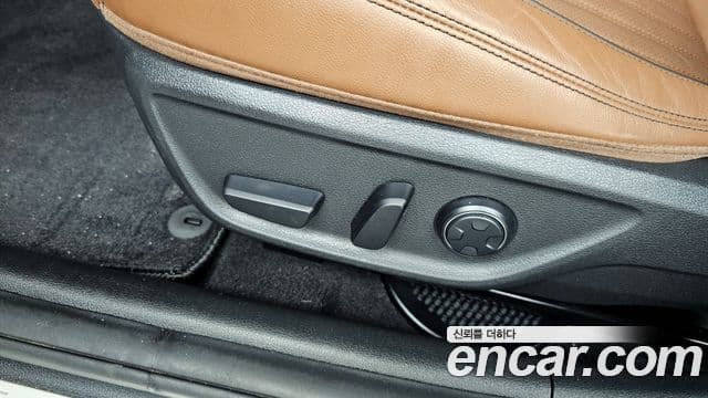 Genesis G70 2020 — ფოტო 12/37