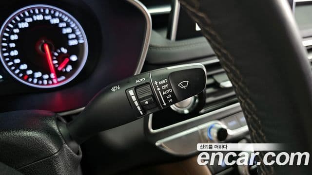 Genesis G70 2020 — ფოტო 20/37
