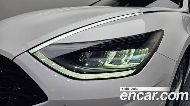 Hyundai Sonata Hybrid 2020 — Şəkil 18/32