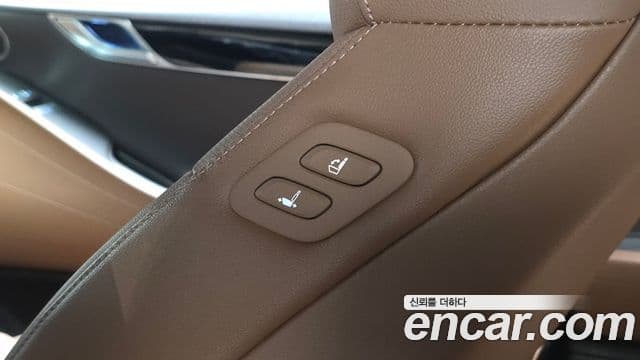 Genesis Electrified G80 2023 — ფოტო 17/20