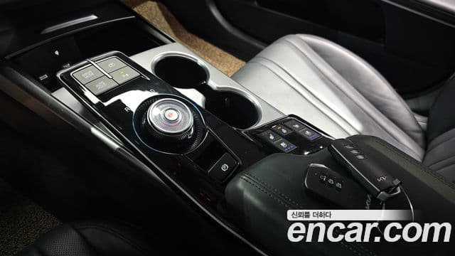 Kia K8 2021 — Şəkil 9/20