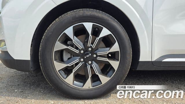 Kia Carnival 2021 — ფოტო 5/20