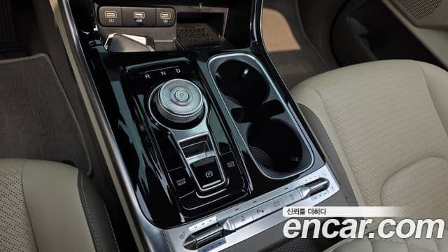 Kia Carnival 2021 — ფოტო 9/20