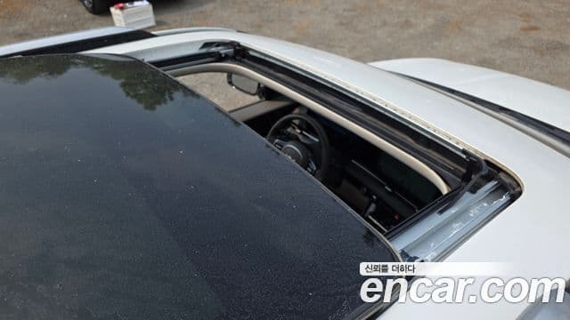 Kia Carnival 2021 — ფოტო 19/20