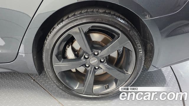Genesis G70 2018 — Photo 20/35