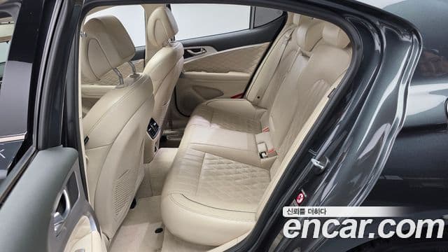 Genesis G70 2018 — Photo 25/35