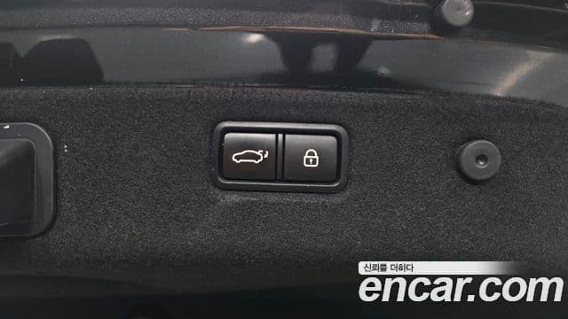 Genesis G70 2018 — Photo 27/35