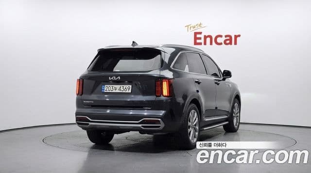 Kia Sorento 2023 — ფოტო 4/20