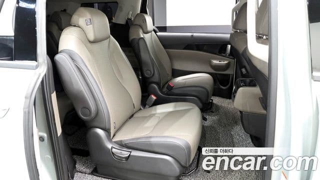 Kia Carnival 2024 — Şəkil 11/20