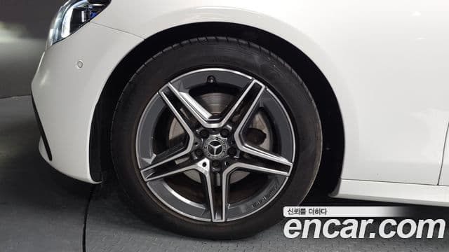 Mercedes-Benz E-Class 2022 — Şəkil 5/20