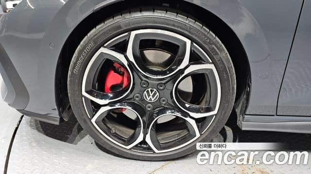 Volkswagen Golf 2025 — ფოტო 5/20