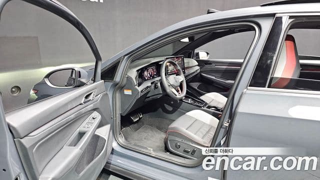 Volkswagen Golf 2025 — ფოტო 10/20