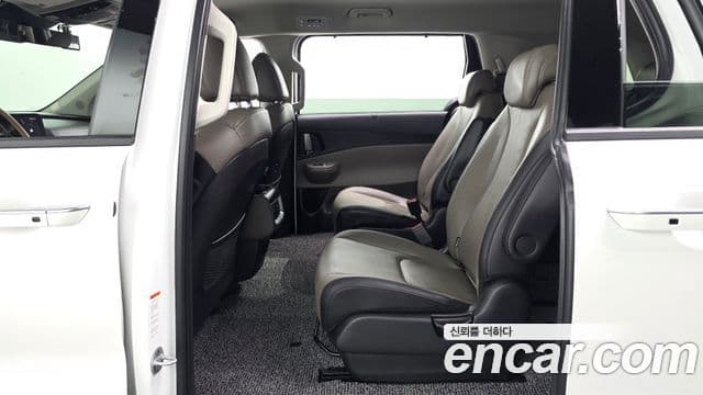 Kia Carnival 2024 — Photo 14/20
