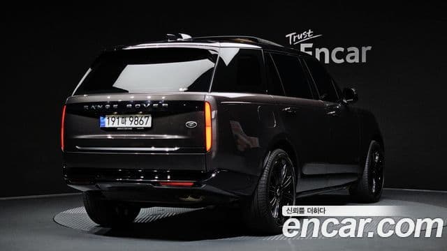 Land Rover Range Rover 2023 — ფოტო 2/20