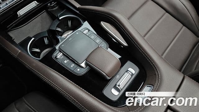 Mercedes-Benz GLE-Class 2022 — ფოტო 17/20