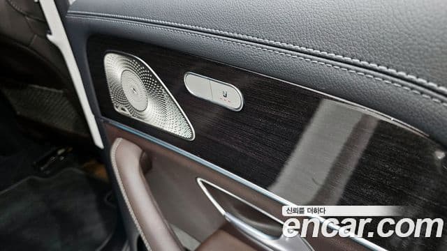 Mercedes-Benz GLE-Class 2022 — ფოტო 19/20