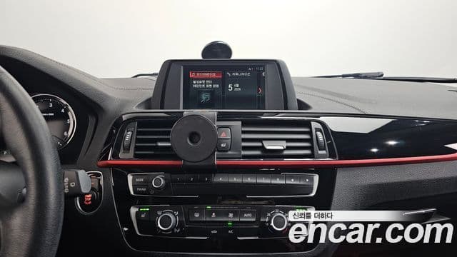 BMW 1 Series 2019 — Şəkil 12/20