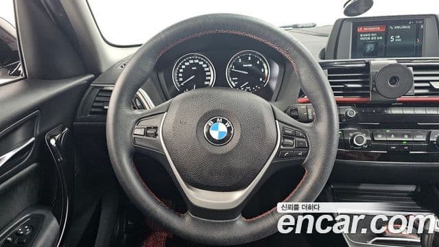 BMW 1 Series 2019 — Şəkil 13/20