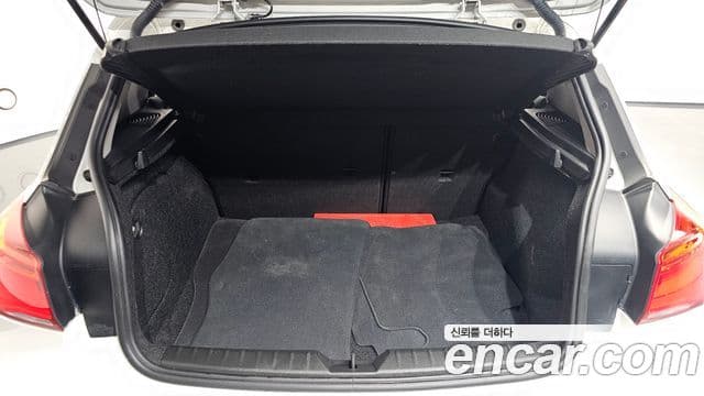 BMW 1 Series 2019 — Şəkil 17/20