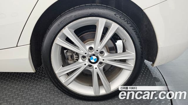 BMW 1 Series 2019 — ფოტო 21/33