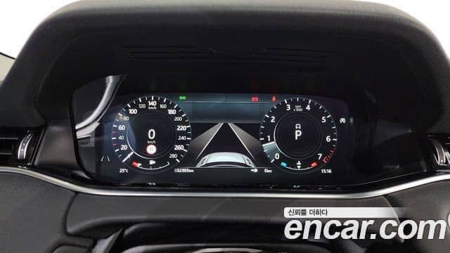 Land Rover Range Rover Evoque 2022 — Фото 8/20