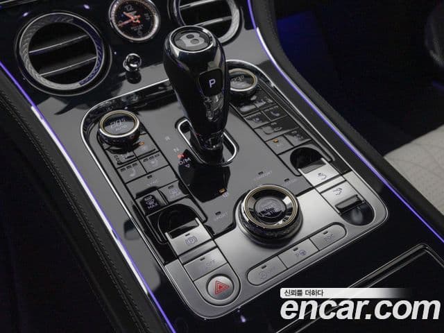Bentley Continental GT 2024 — Şəkil 15/19