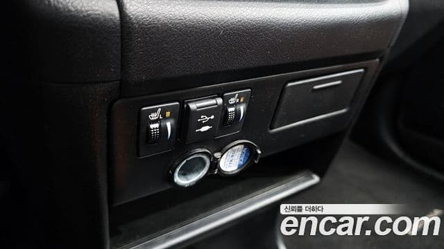 Toyota Sienna 2018 — ფოტო 17/20