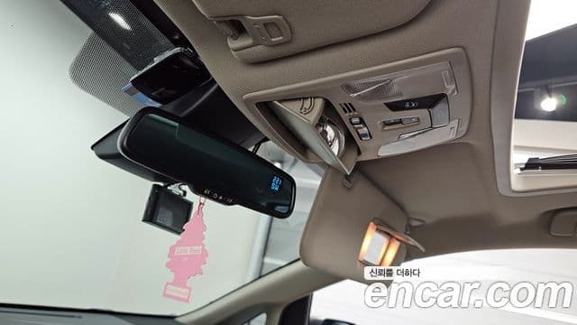 Toyota Sienna 2018 — ფოტო 18/20