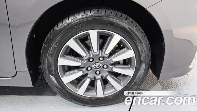 Toyota Sienna 2018 — Şəkil 3/30