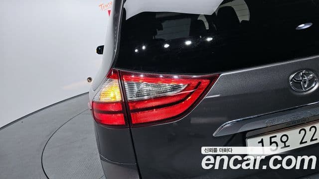 Toyota Sienna 2018 — Şəkil 1/30