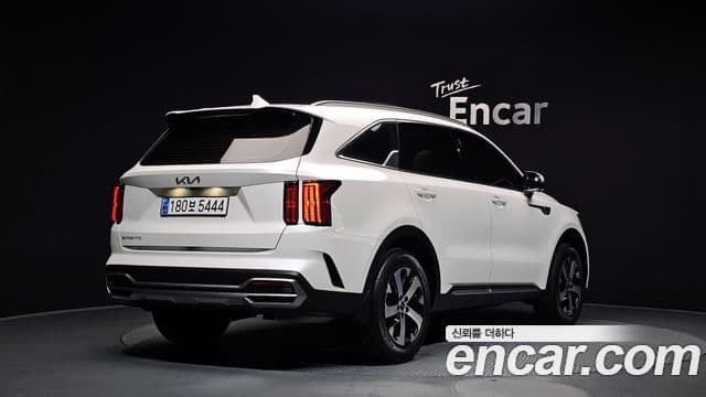 Kia Sorento 2022 — ფოტო 2/20