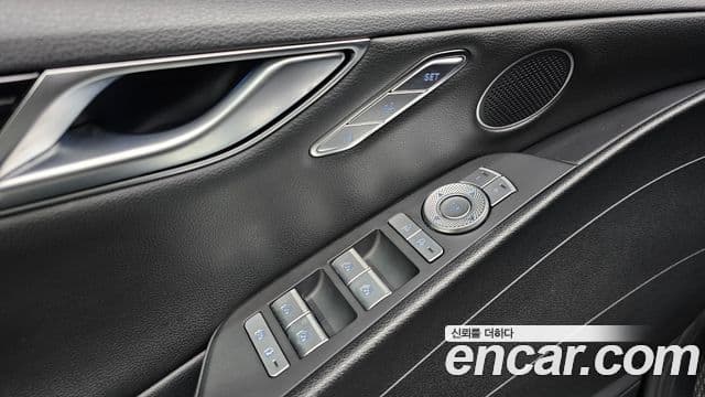 Genesis Electrified G80 2022 — Фото 17/20