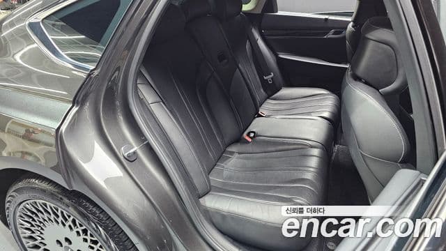 Genesis G80 2022 — Photo 27/30