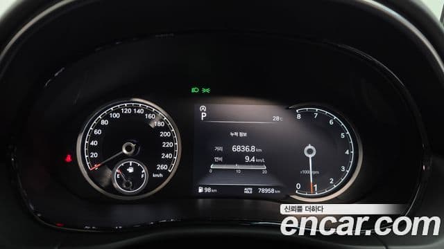 Genesis GV70 2021 — ფოტო 8/20